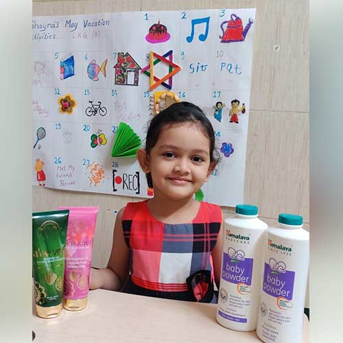 LKG A photos for concept learning same and different.