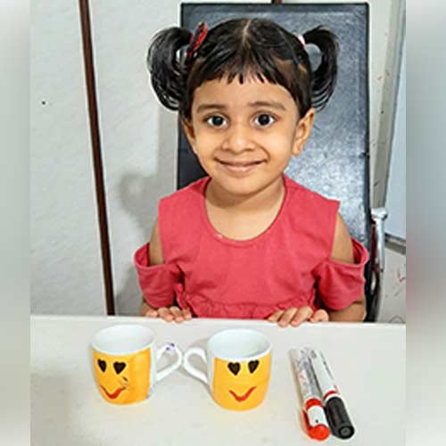 LKG A photos for concept learning same and different.