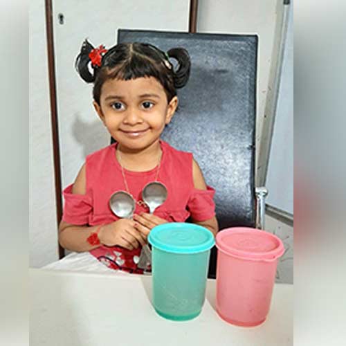 LKG A photos for concept learning same and different.