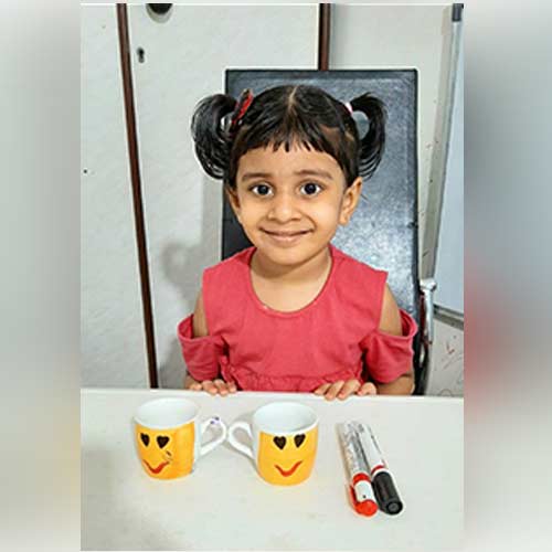 LKG A photos for concept learning same and different.