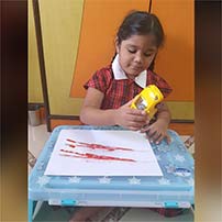 Lkg A children had enjoyed messy car activity