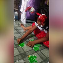 Lkg B munchkins Christmas activity